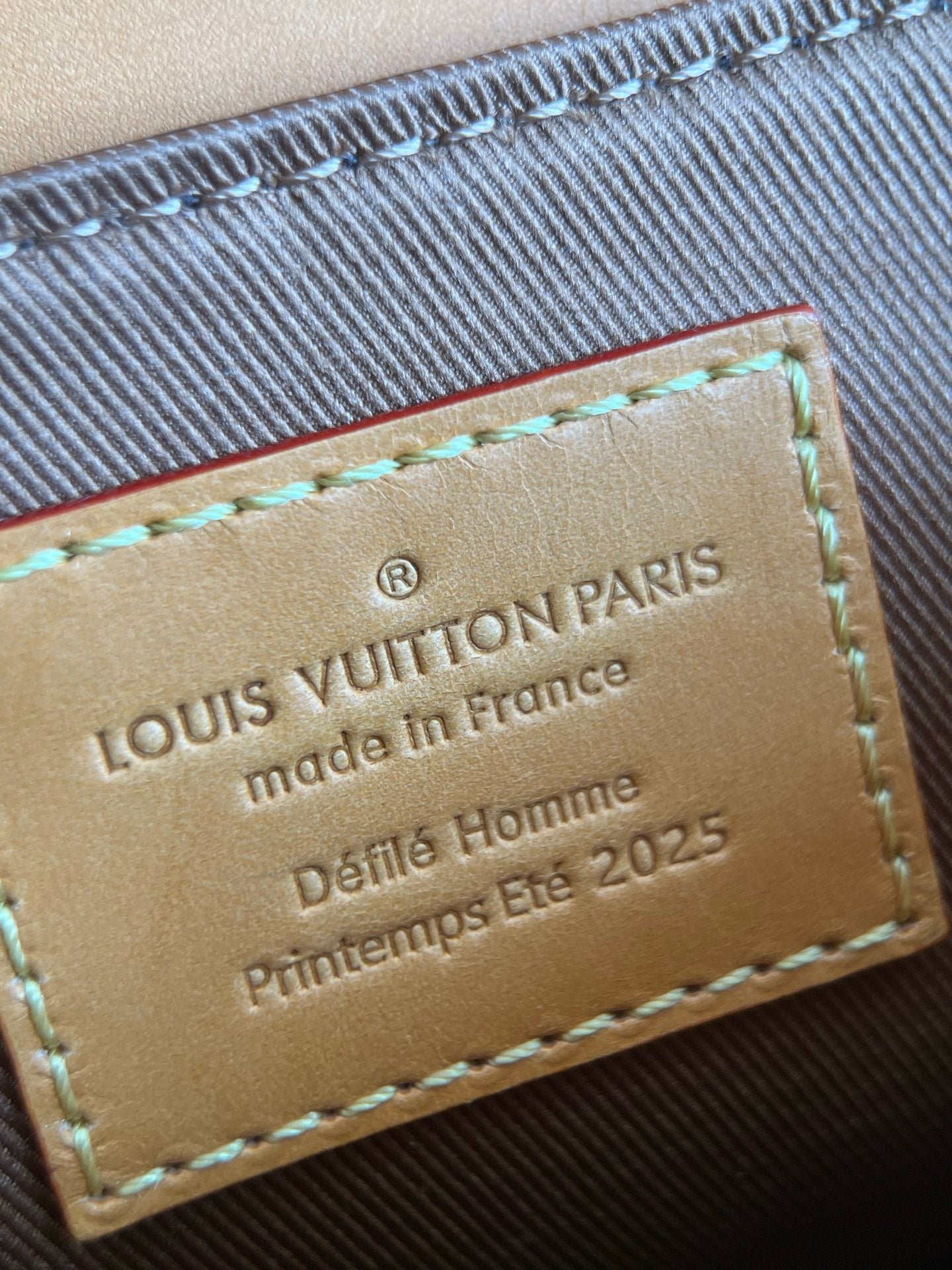 양 공장 / 루이비통 컬러 박스 가방