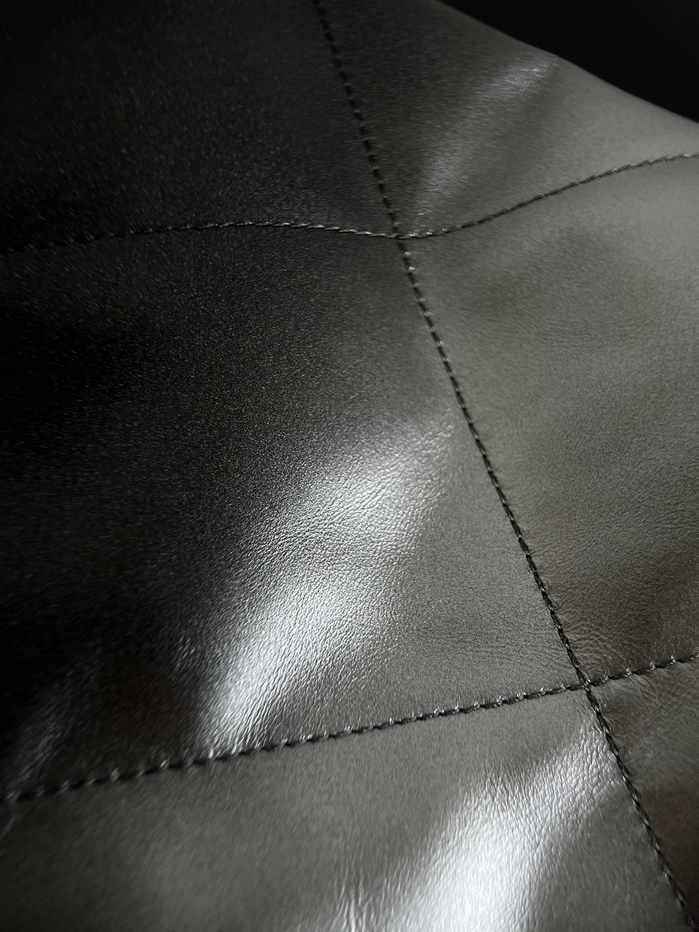 양 공장 / 샤넬 쓰레기봉투 가방