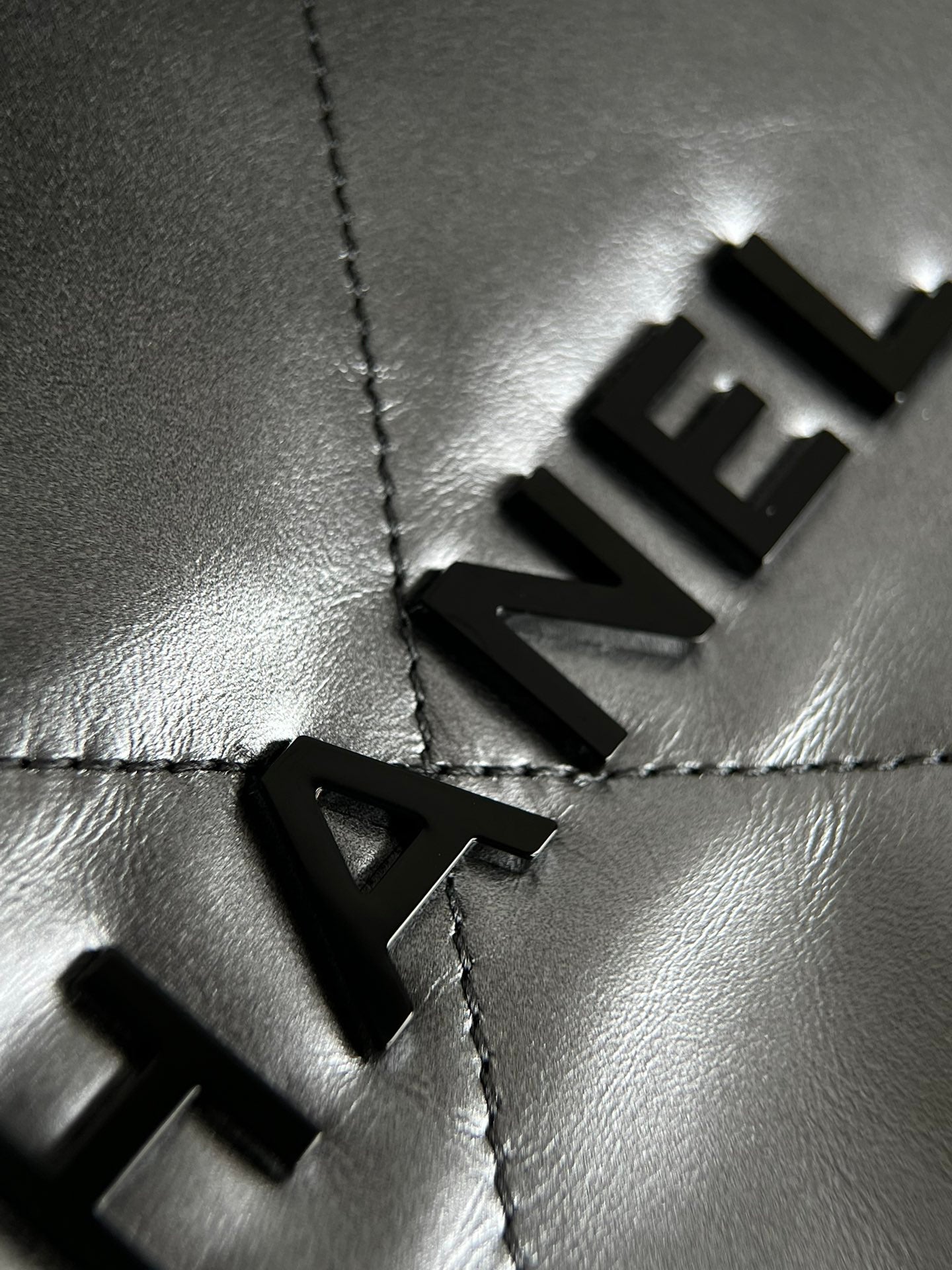 양 공장 / 샤넬 쓰레기봉투 가방