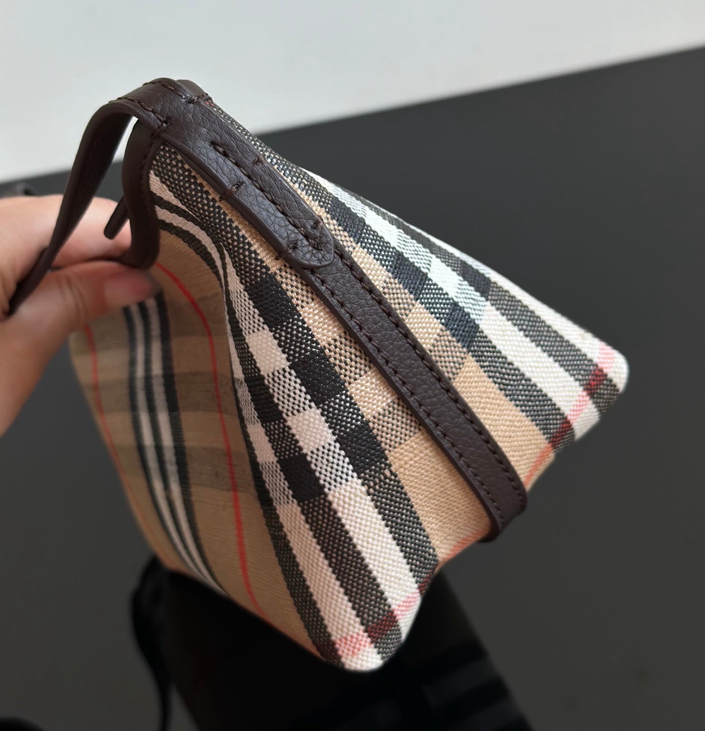 양 공장 / 버버리 겨드랑이 가방