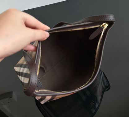 양 공장 / 버버리 겨드랑이 가방