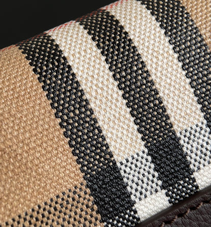 양 공장 / 버버리 겨드랑이 가방