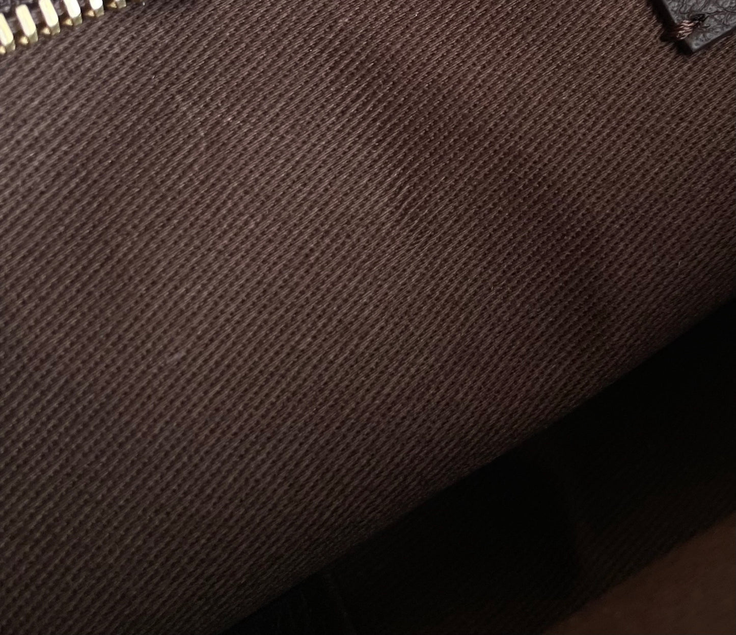 양 공장 / 버버리 겨드랑이 가방