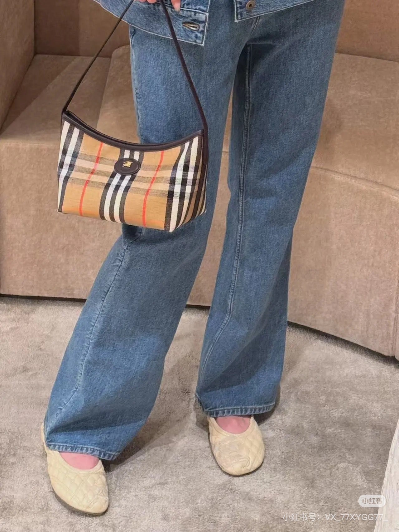 양 공장 / 버버리 겨드랑이 가방