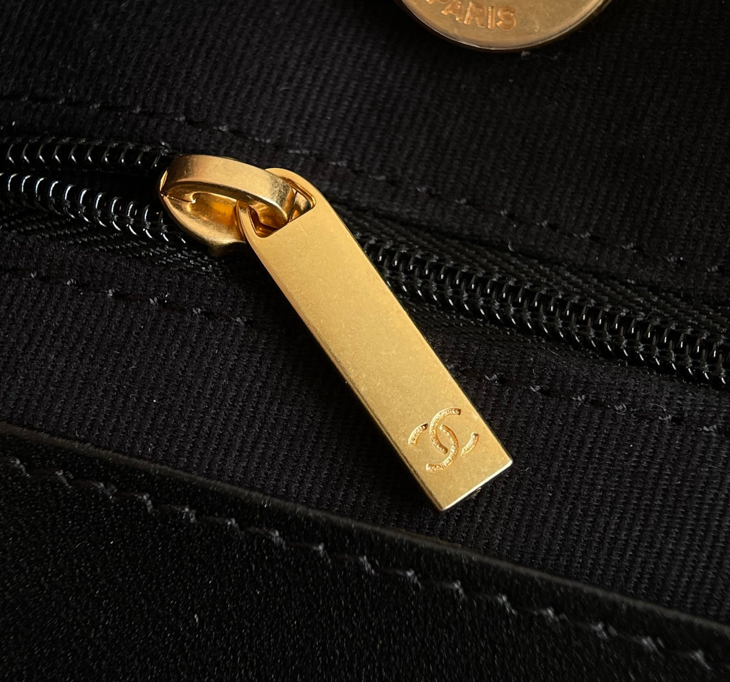 양 공장 / 샤넬 에나멜 가방