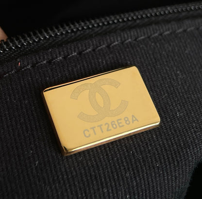 양 공장 / 샤넬 에나멜 가방