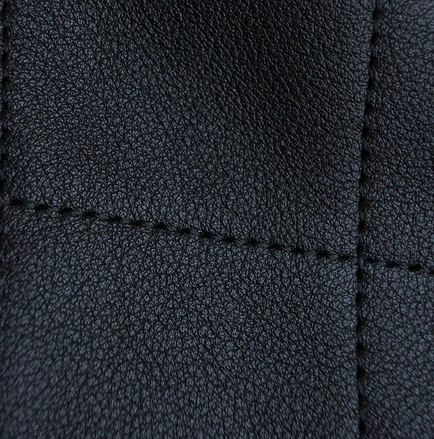 양 공장 / 샤넬 통가죽 흑금 가방