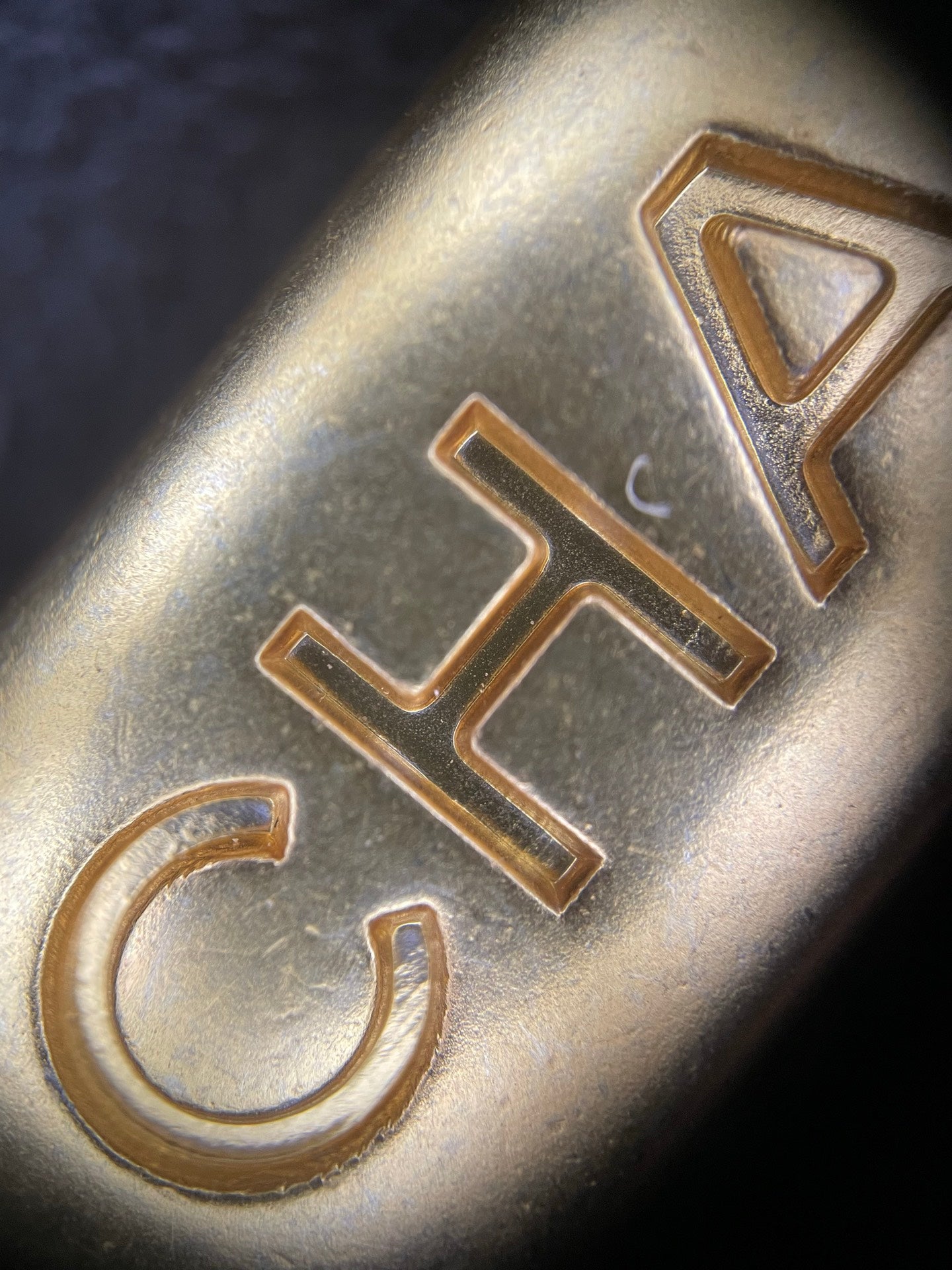 양 공장 / 샤넬 통가죽 흑금 가방