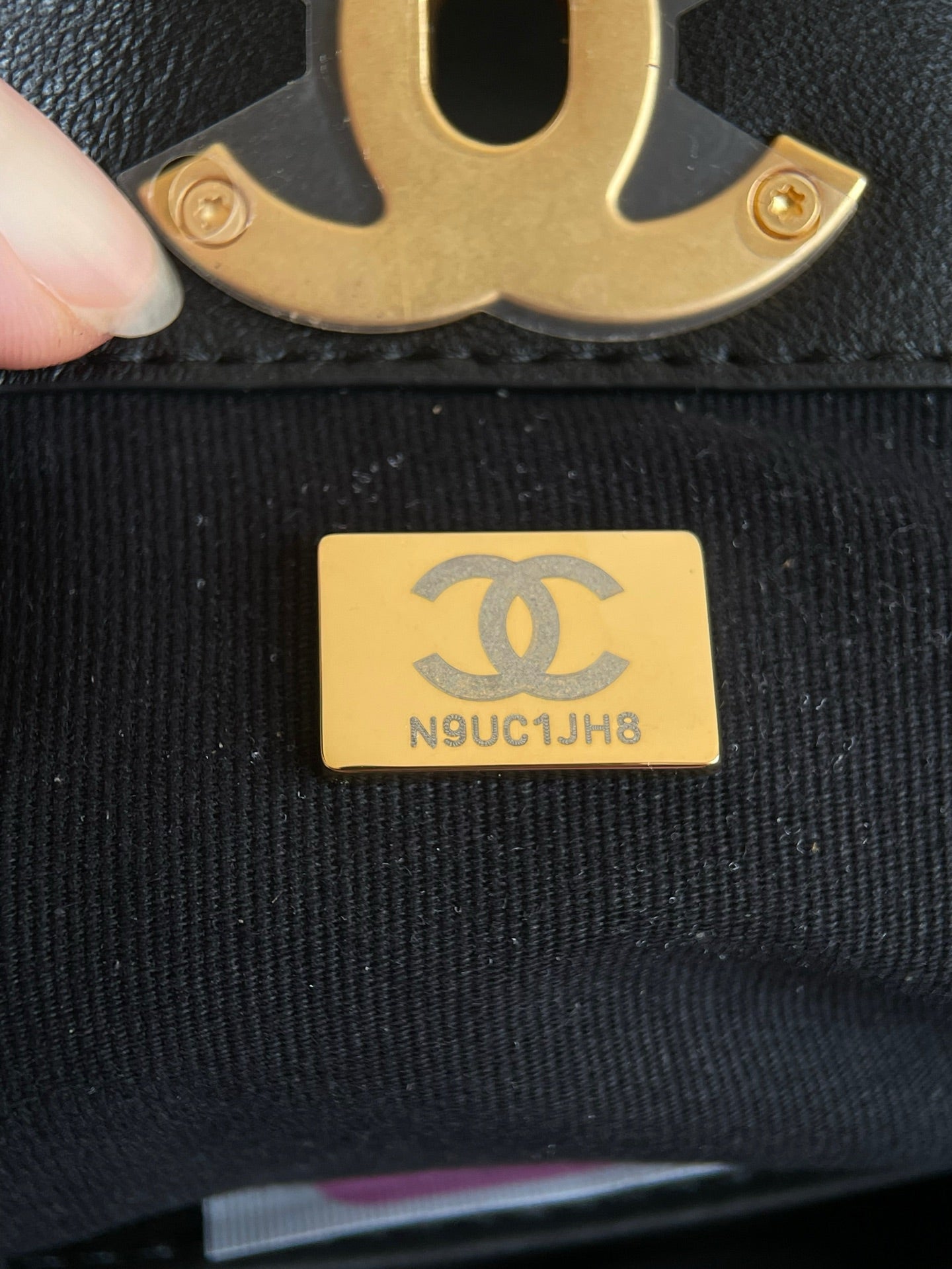 양 공장 / 샤넬 통가죽 흑금 가방