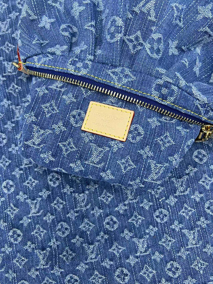 양 공장 / 루이비통 겨드랑이 가방