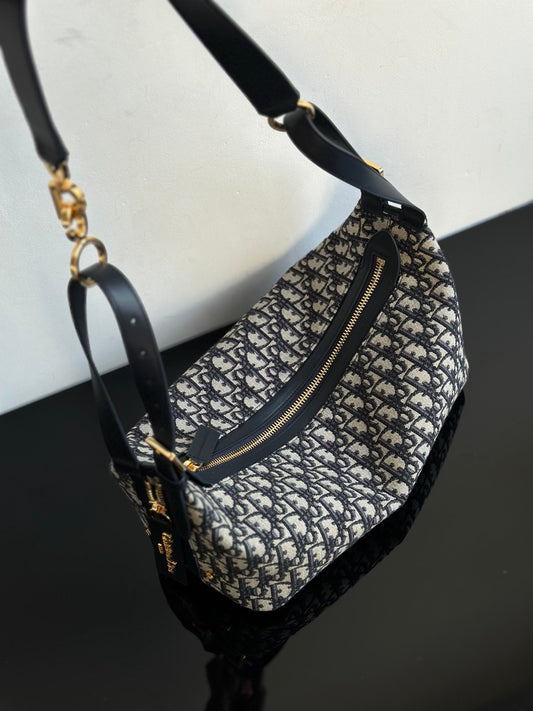 양 공장 / 디올 배낭