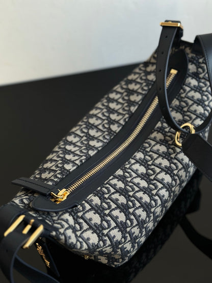 양 공장 / 디올 배낭