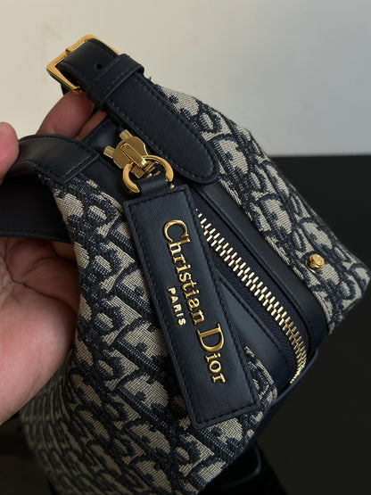 양 공장 / 디올 배낭