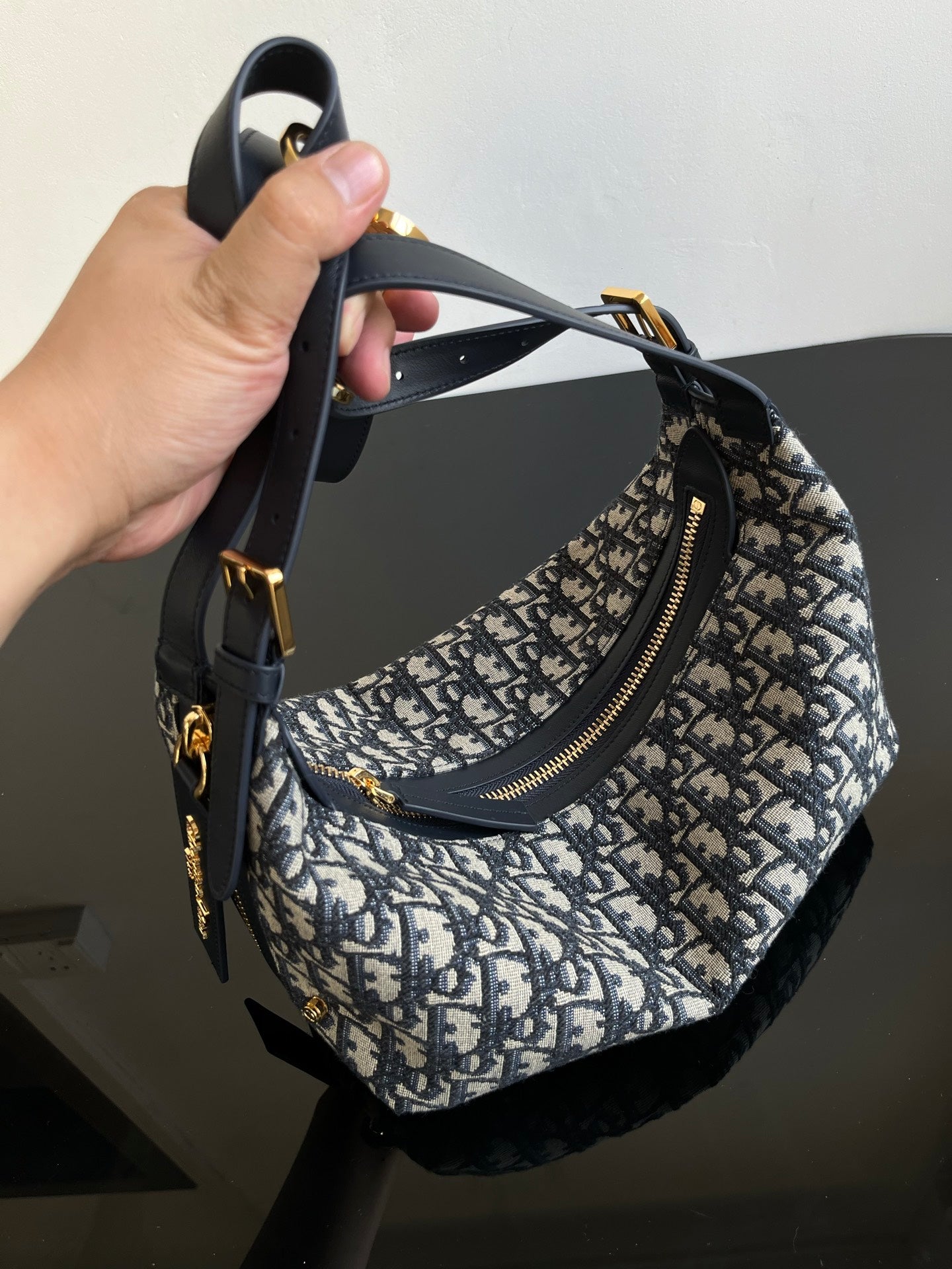 양 공장 / 디올 배낭