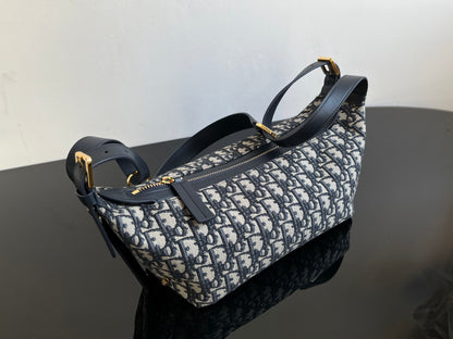 양 공장 / 디올 배낭