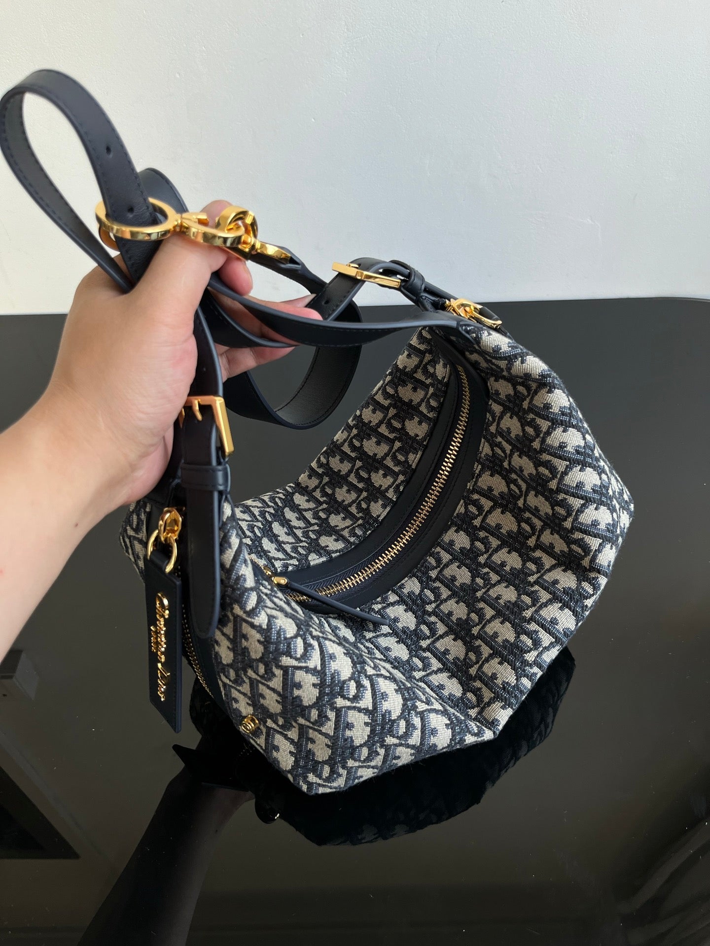 양 공장 / 디올 배낭