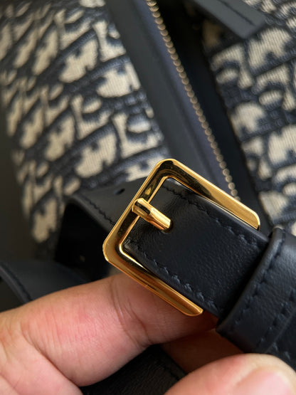 양 공장 / 디올 배낭