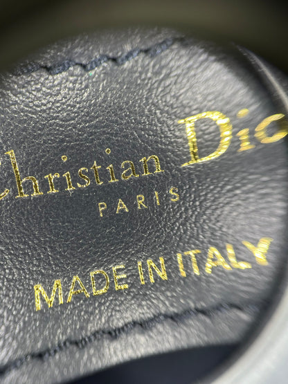 양 공장 / 디올 배낭