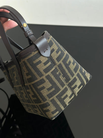 양 공장 / 펜디 스몰 토트백