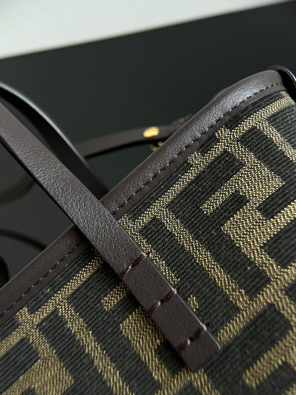 양 공장 / 펜디 스몰 토트백