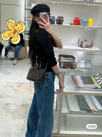 양 공장 / 펜디 스몰 토트백