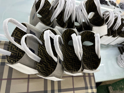 양 공장 / 펜디 스몰 토트백