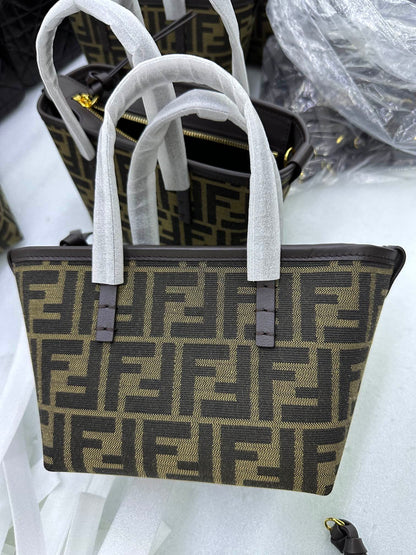 양 공장 / 펜디 스몰 토트백