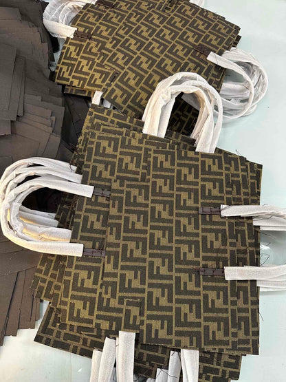 양 공장 / 펜디 스몰 토트백