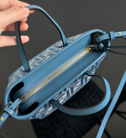 양 공장 / 펜디 스몰 토트백