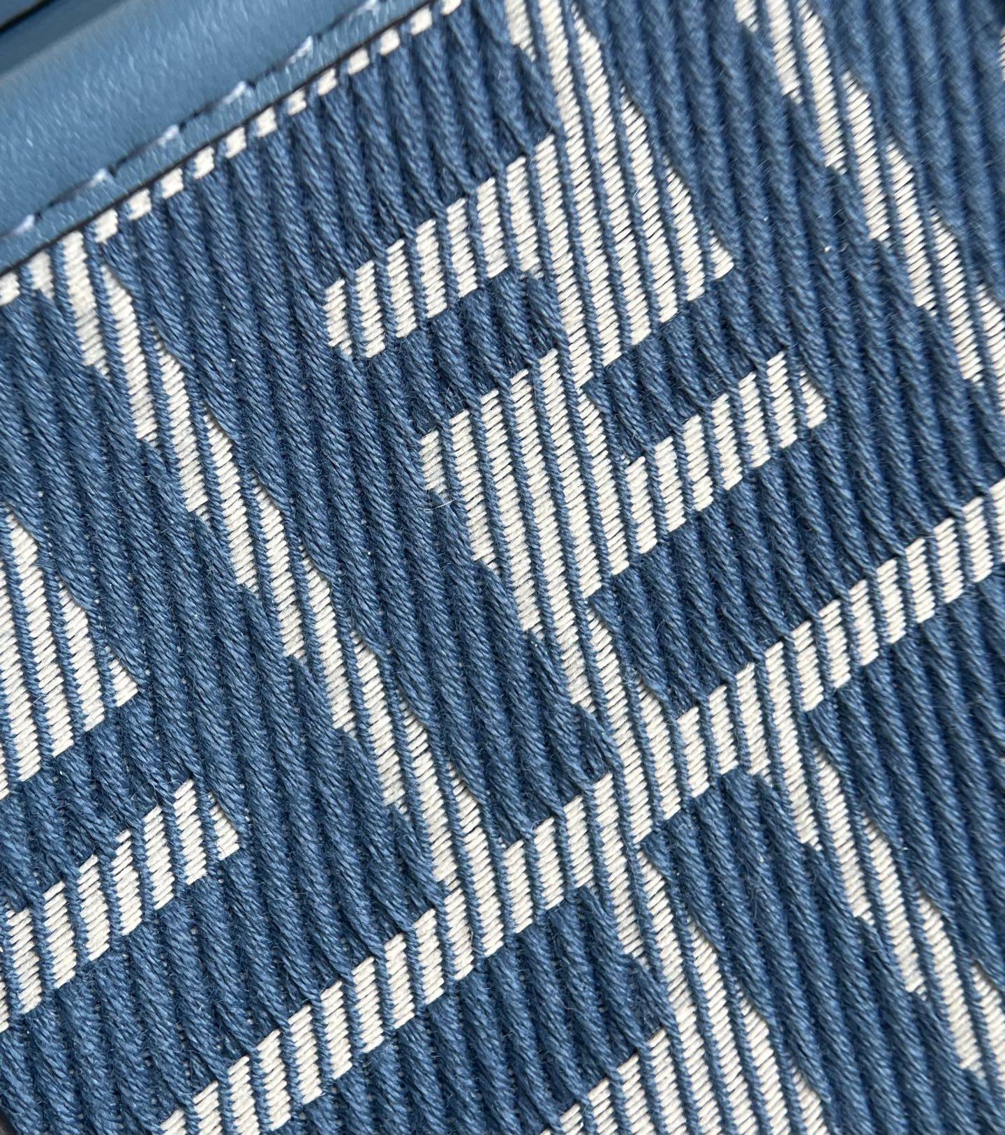 양 공장 / 펜디 스몰 토트백