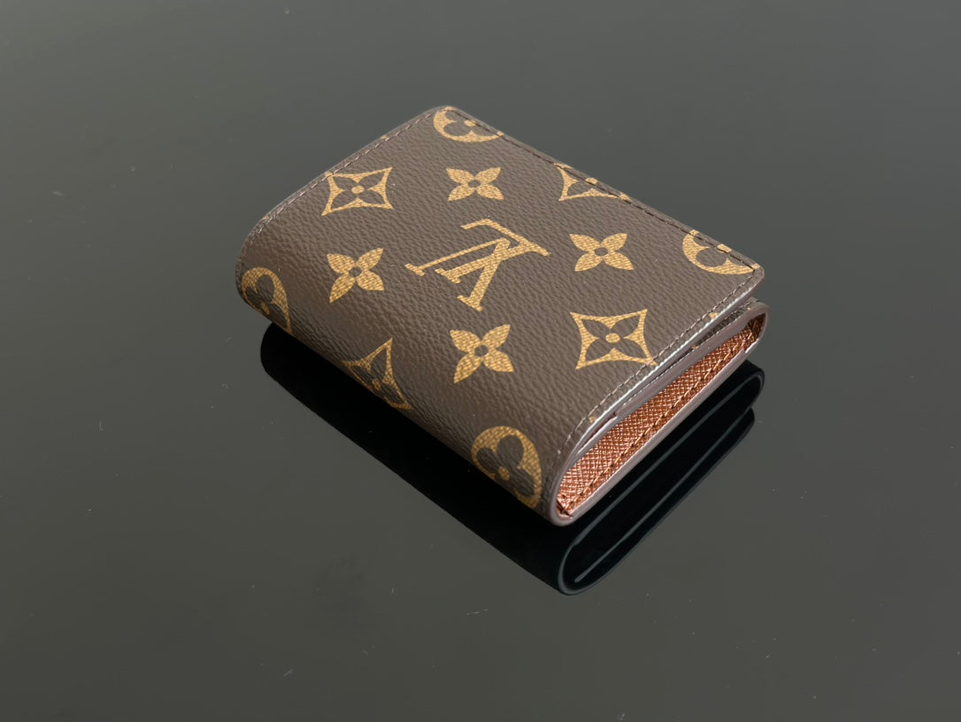 양 공장 / 루이비통 덮개 반지갑