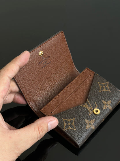 양 공장 / 루이비통 덮개 반지갑