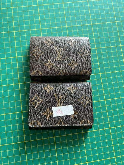 양 공장 / 루이비통 덮개 반지갑