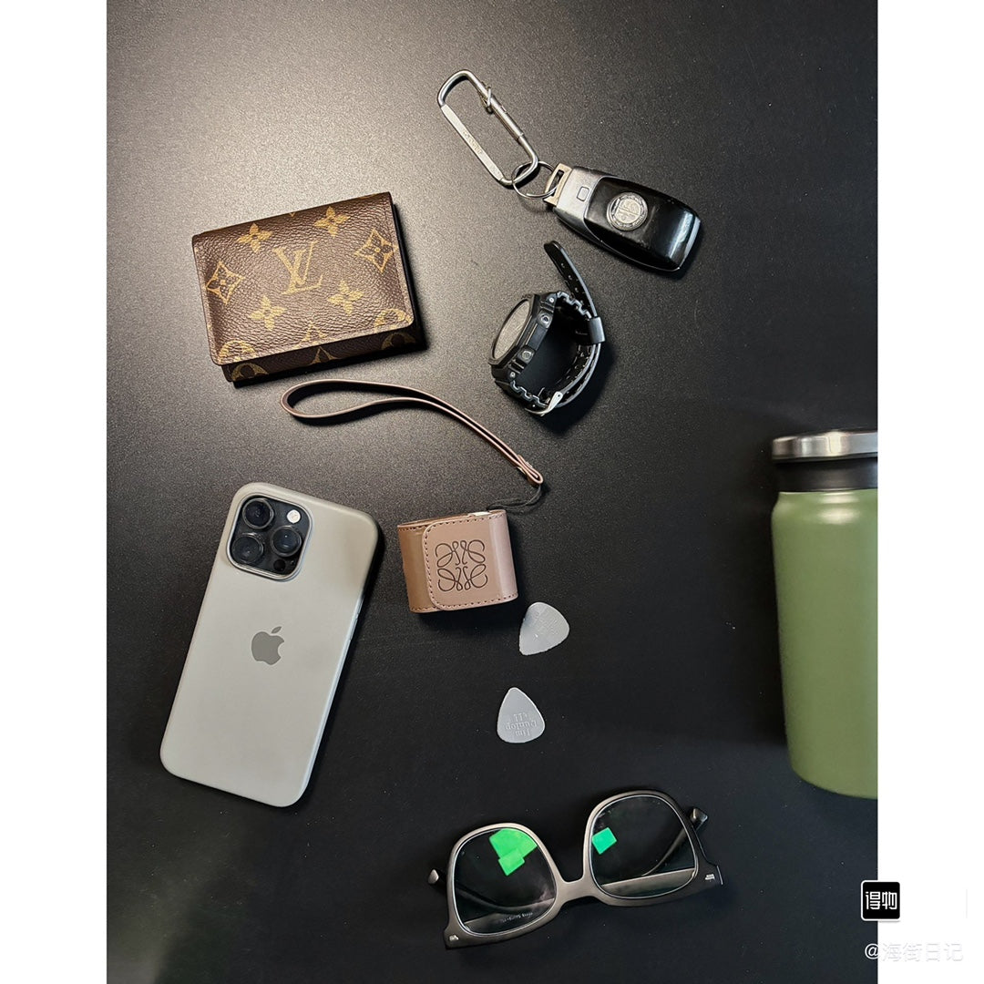 양 공장 / 루이비통 덮개 반지갑