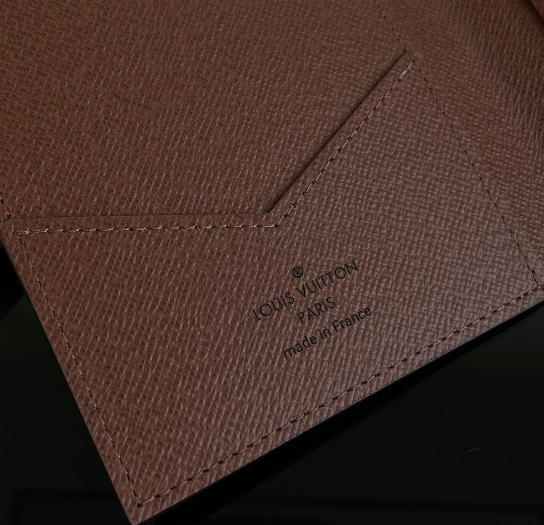 양 공장 / 루이비통 여권 지갑