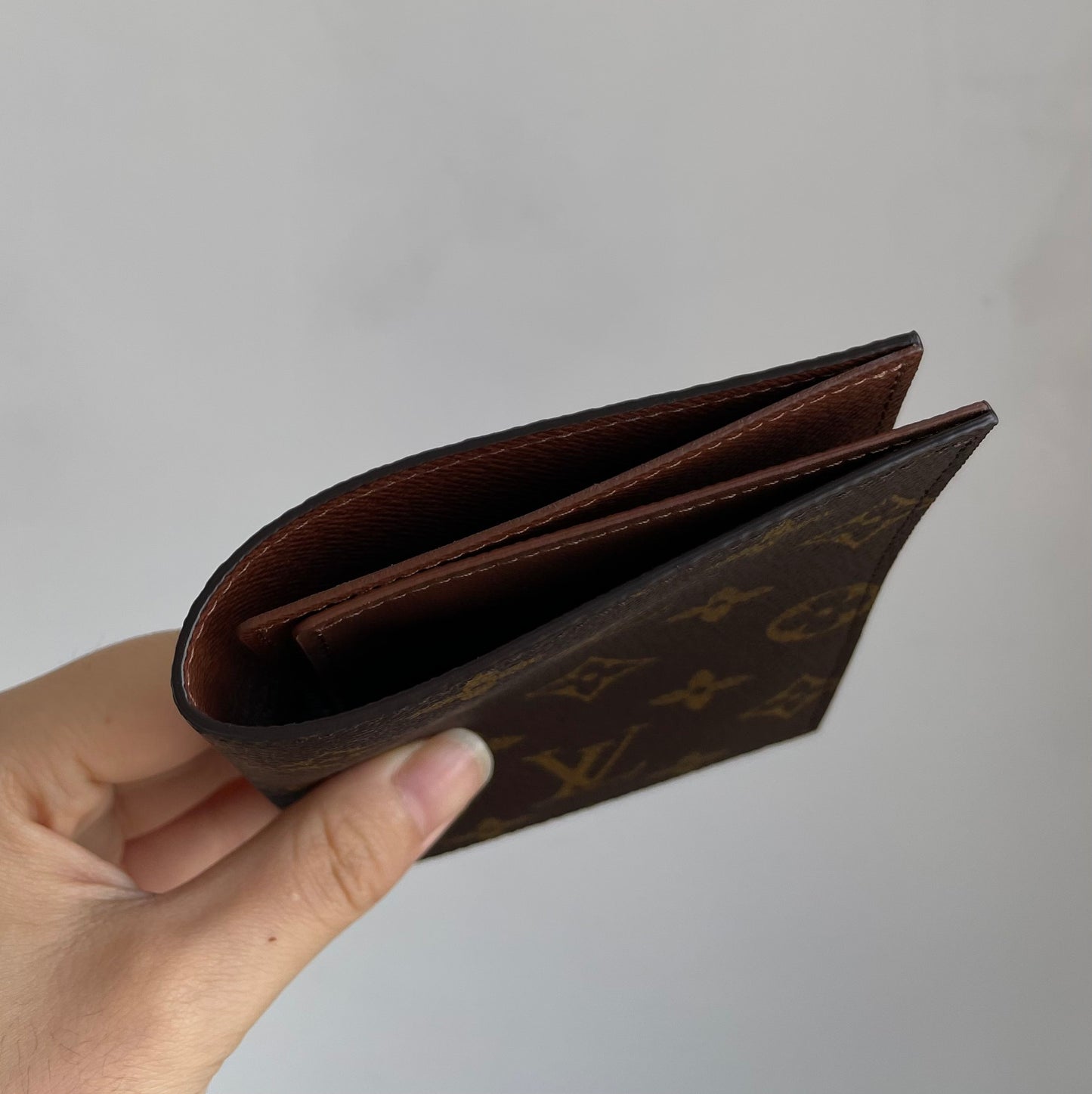 양 공장 / 루이비통 여권 지갑