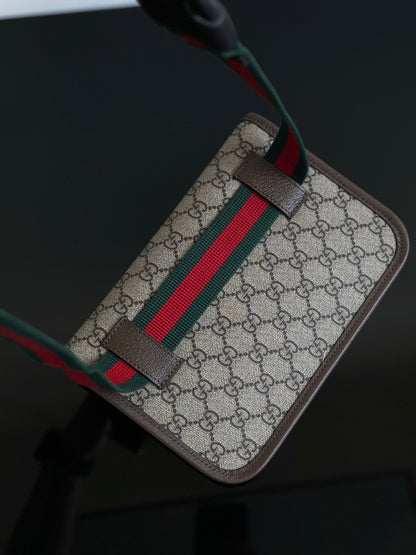 양 공장 / 구찌 가방