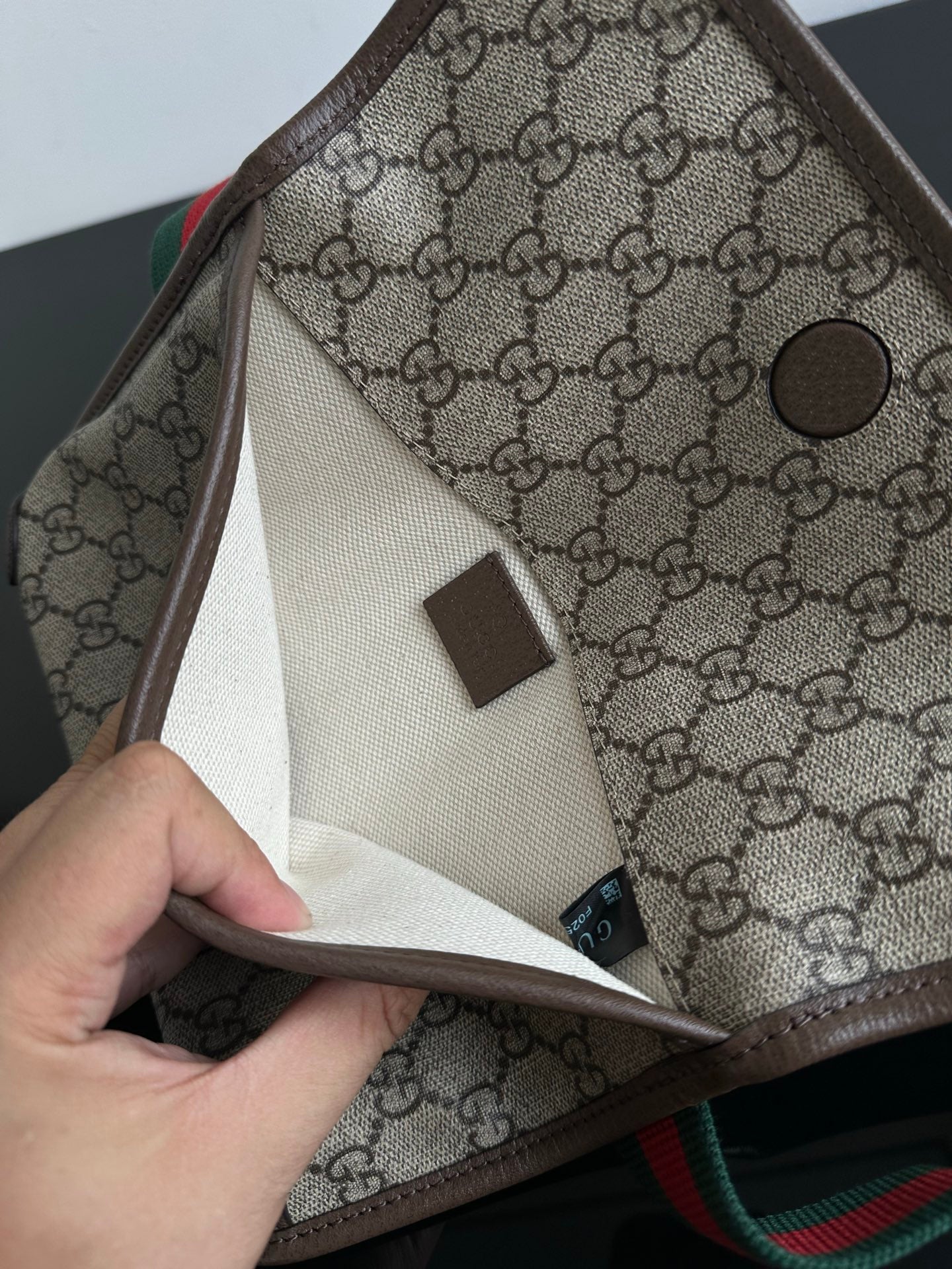 양 공장 / 구찌 가방