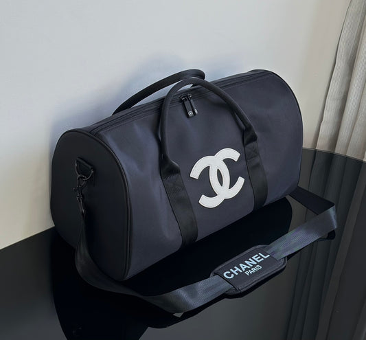 양 공장 / 샤넬 여행 가방