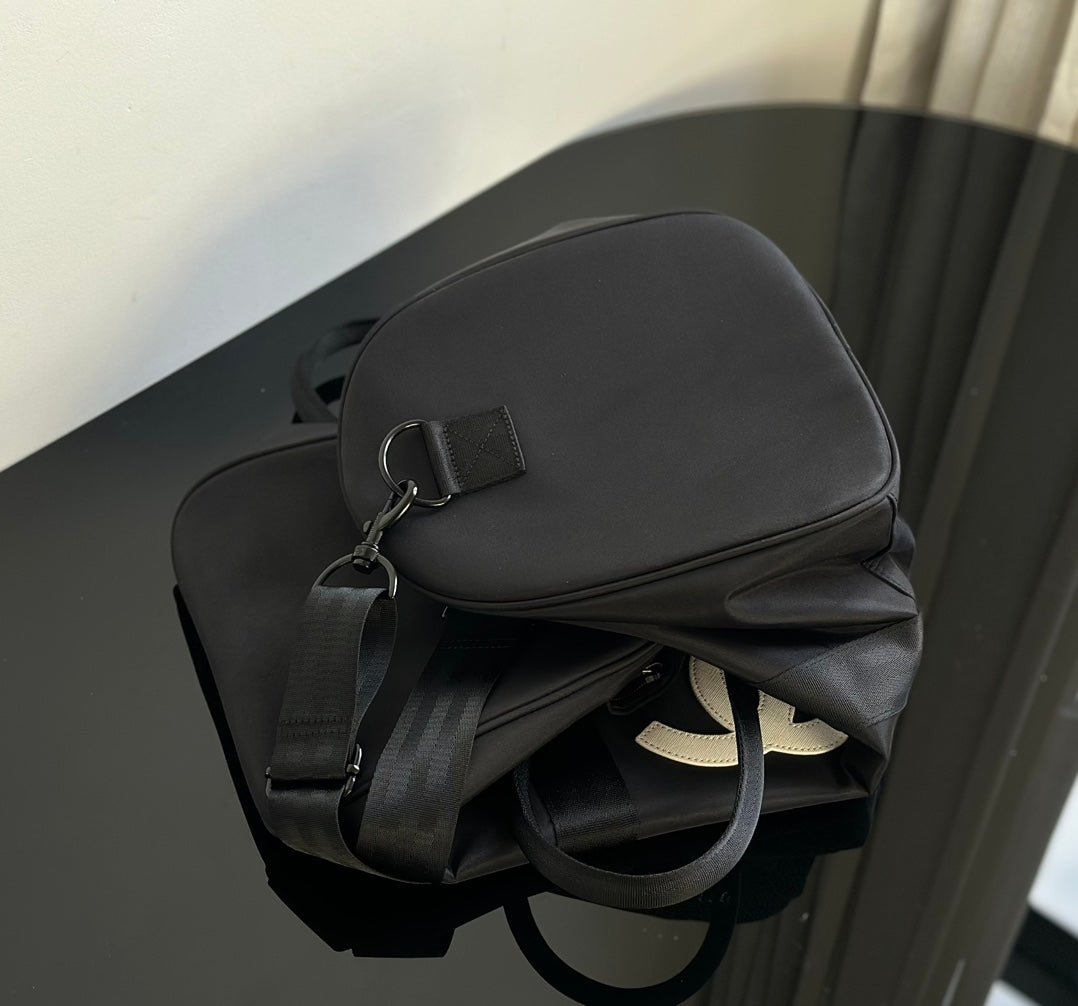 양 공장 / 샤넬 여행 가방