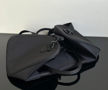 양 공장 / 샤넬 여행 가방