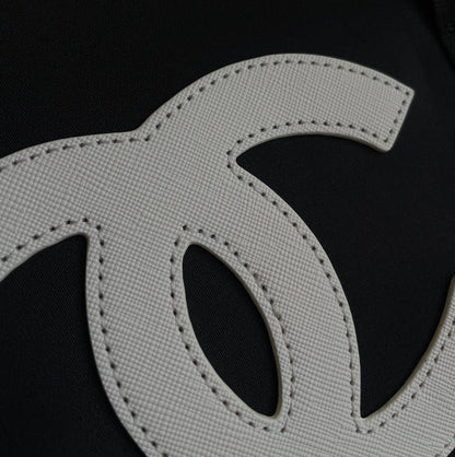 양 공장 / 샤넬 여행 가방