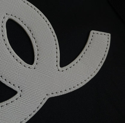 양 공장 / 샤넬 여행 가방