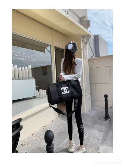 양 공장 / 샤넬 여행 가방