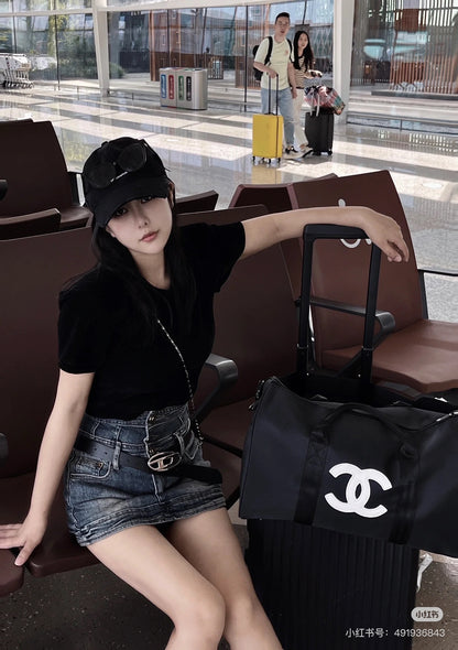 양 공장 / 샤넬 여행 가방