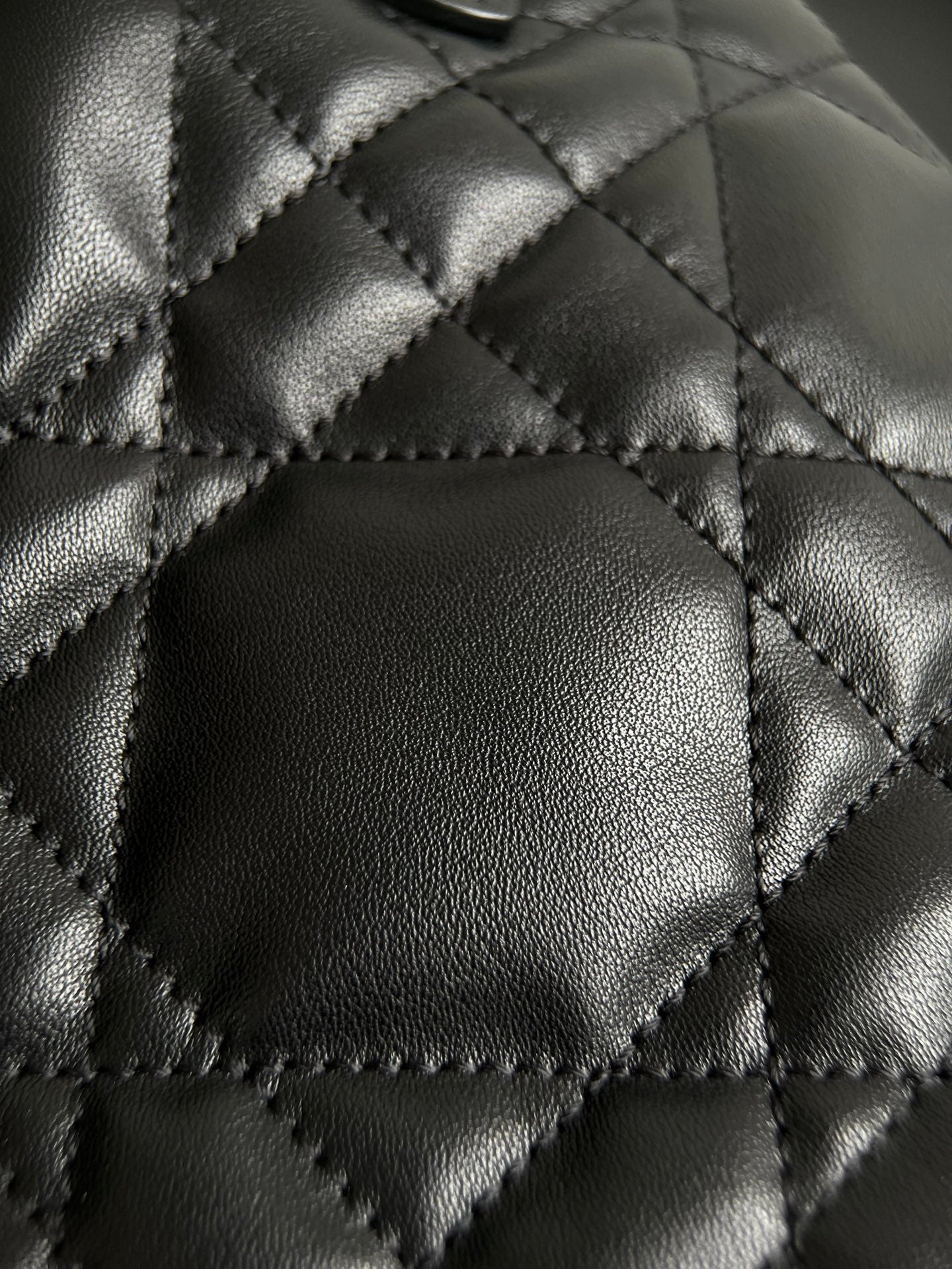 양 공장 / 디올 블랙 가죽 장바구니 가방