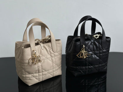 양 공장 / 디올 블랙 가죽 장바구니 가방