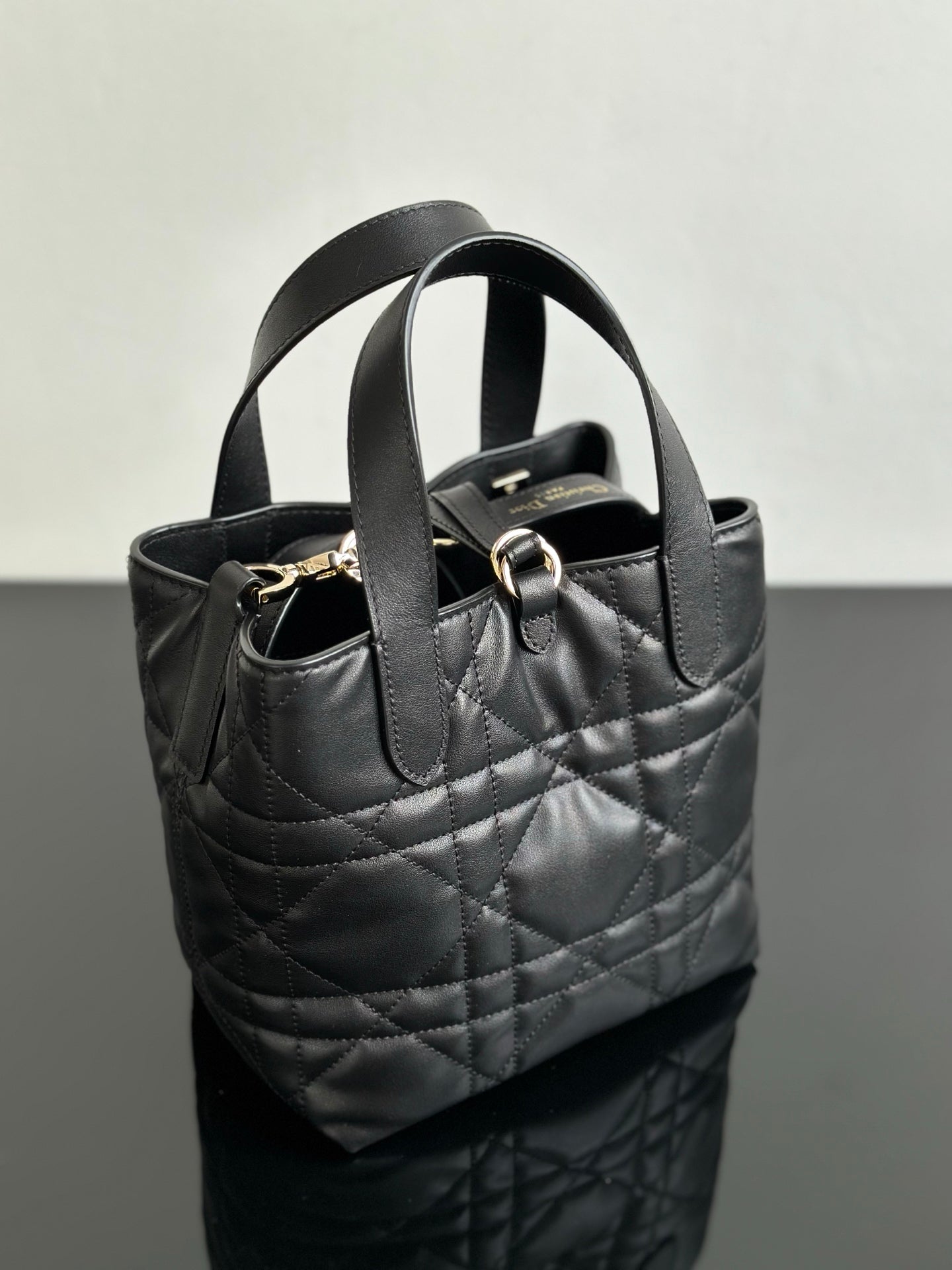 양 공장 / 디올 블랙 가죽 장바구니 가방