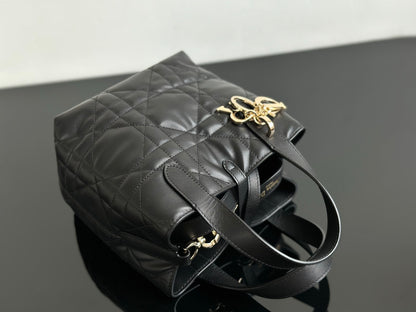 양 공장 / 디올 블랙 가죽 장바구니 가방