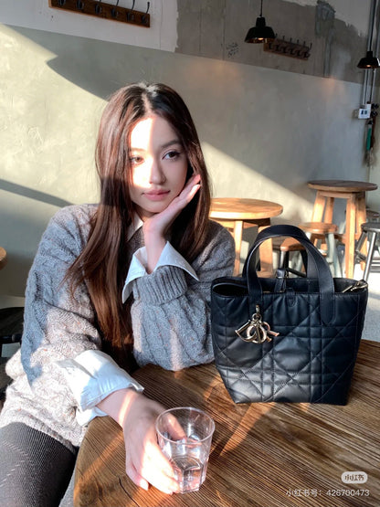 양 공장 / 디올 블랙 가죽 장바구니 가방